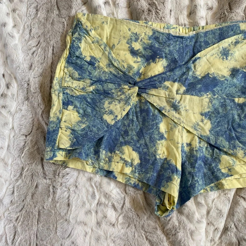Free People blue& yellow shorts - Picture 2 of 6